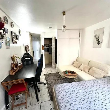 Cozy Studio Near Opera & Montmartre